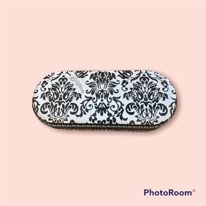 Brighton sunglasses tin case